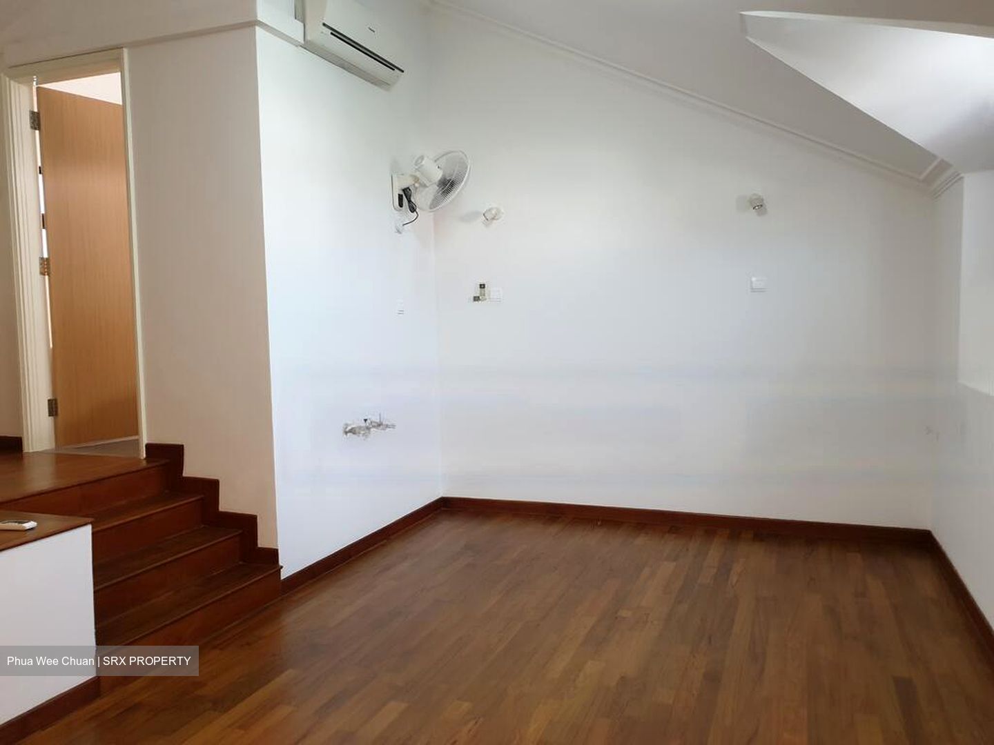 King's Road (D10), Terrace #467345351